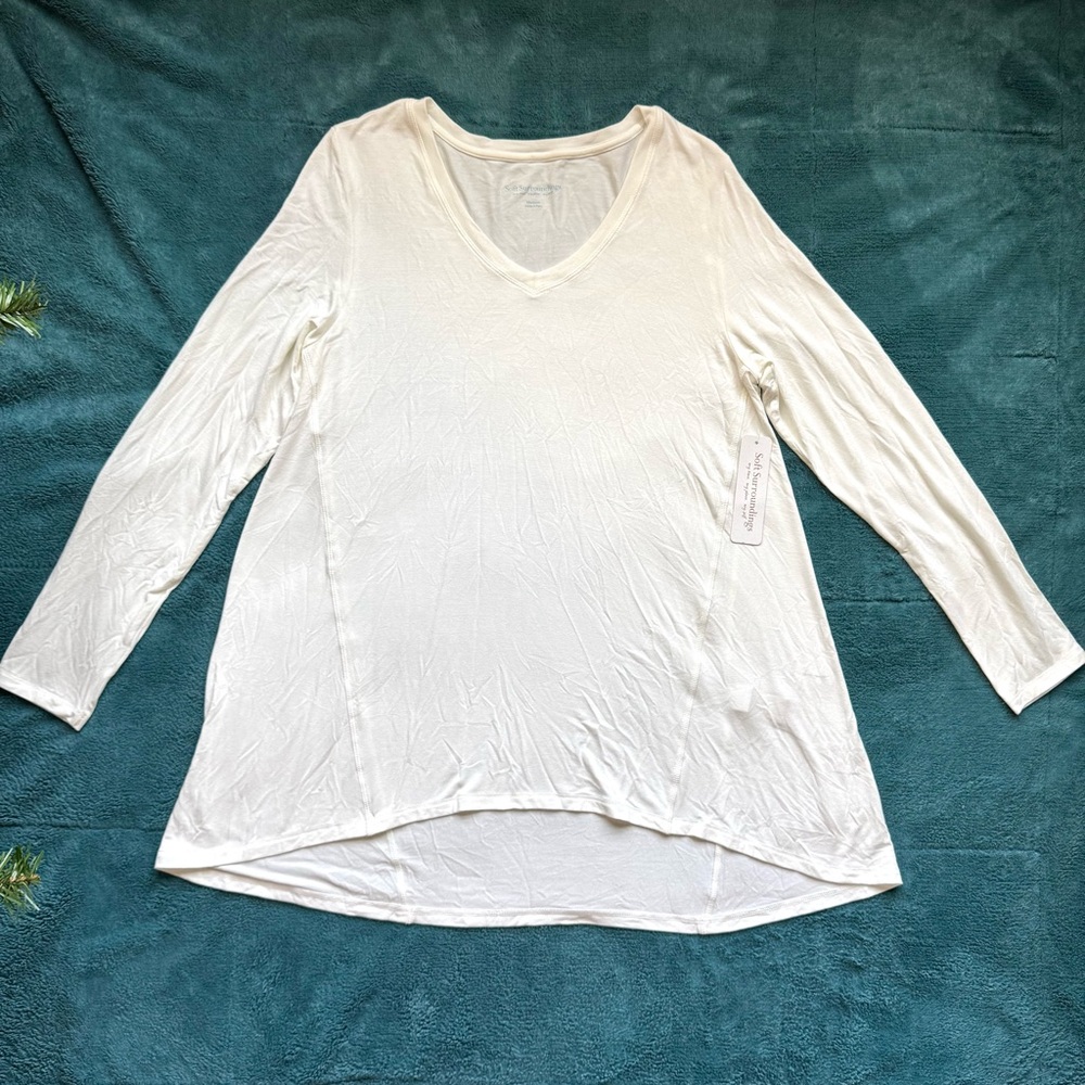 Soft Surroundings Sublime V Neck Long Sleeve Tunic Tee M White Relaxed Soft NWT
